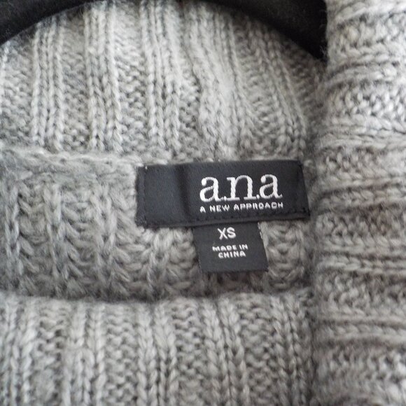 a.n.a Sweater NWT - Roll Down Cowl Neck - Grey - Oversized - Size X-Small  (555) - Picture 3 of 7